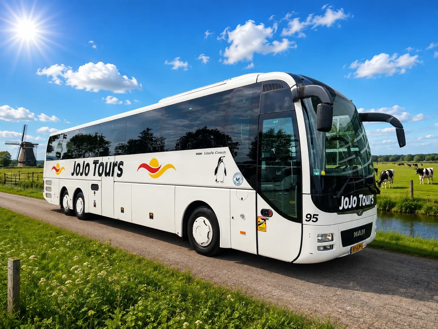 Bus 95, MAN touringcar met 62 zitplaatsen van JoJo Tours